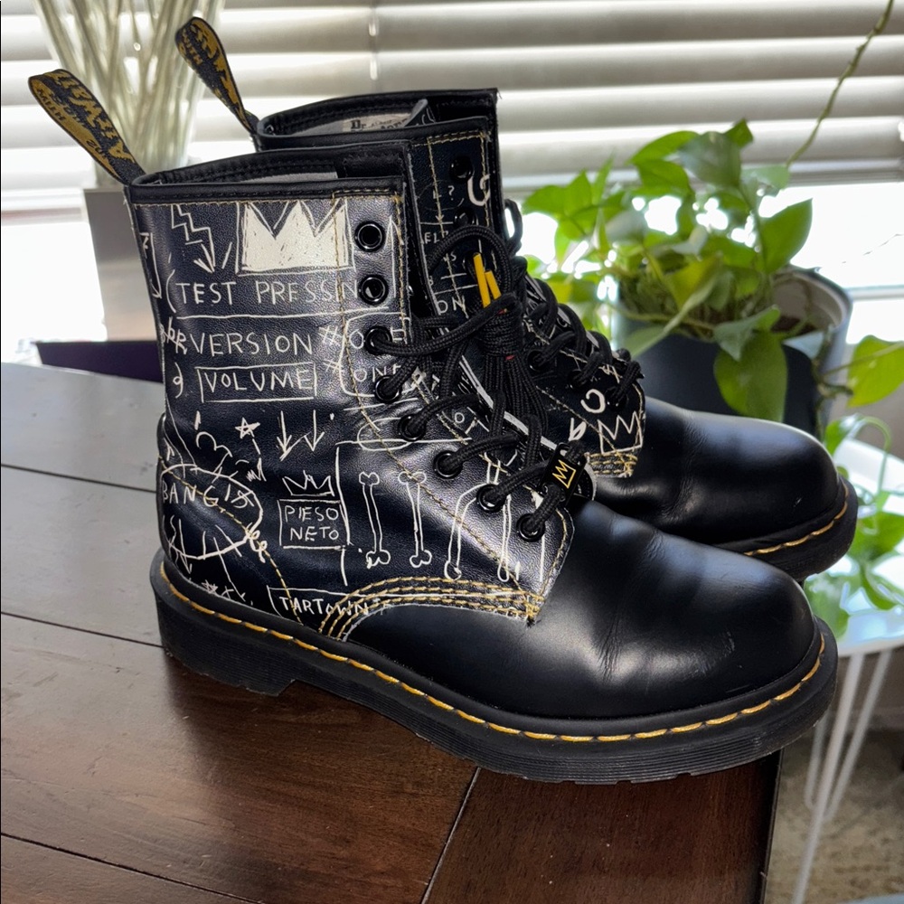 Limited Edition Basquiat Dr. Martens - Picture 5 of 17